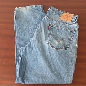 Vintage man’s 560 Levi’s mom jeans